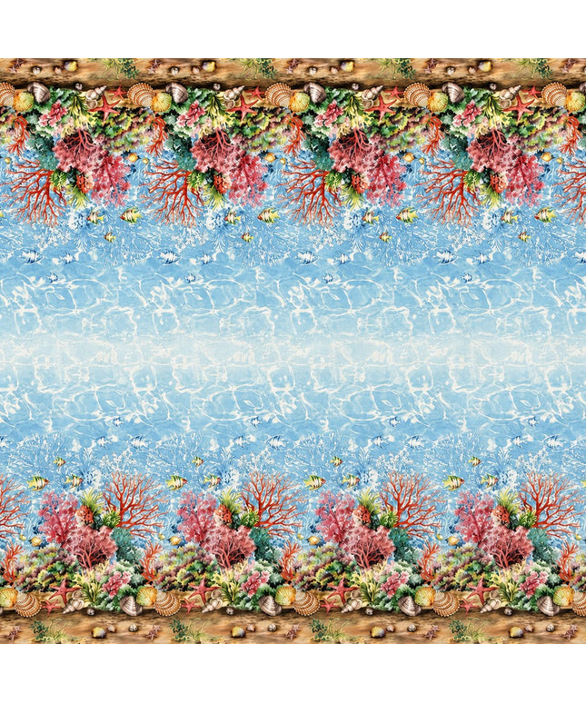 Wachstuch-Tischdecke mit maritimem Design. Das Muster zeigt eine detailreiche Unterwasserwelt mit bunten Korallen, tropischen Fischen, Muscheln und Seesternen. Die dekorativen Bordüren umrahmen eine Wasseroberflächen-Optik in hellen Blau- und Türkistönen, die an klares Meerwasser erinnert. Die farbenfrohe Gestaltung verleiht der Tischdecke eine sommerliche, frische und maritime Ausstrahlung.