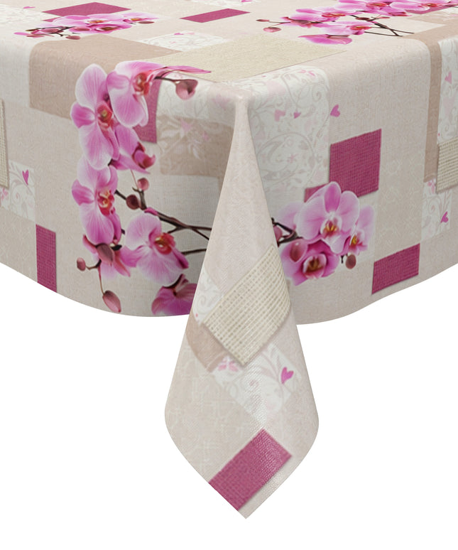 Rechteckiges Wachstuch mit hellem Beige- und Cremeton als Hintergrund, dekoriert mit großen rosa Orchideenblüten, pinkfarbenen Akzenten und einem modernen Patchwork-Muster aus Quadraten, Rechtecken und dezenten floralen Ornamenten. Die Tischdecke wirkt freundlich, elegant und romantisch.