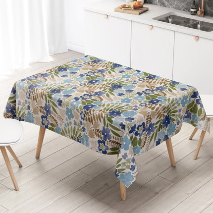 Florale Wachstuch-Tischdecke mit blauen und türkisen Blüten, grünen Blättern und beigen Akzenten auf hellem Hintergrund, lebendiges und frisches Muster für frühlingshafte Tischdekoration