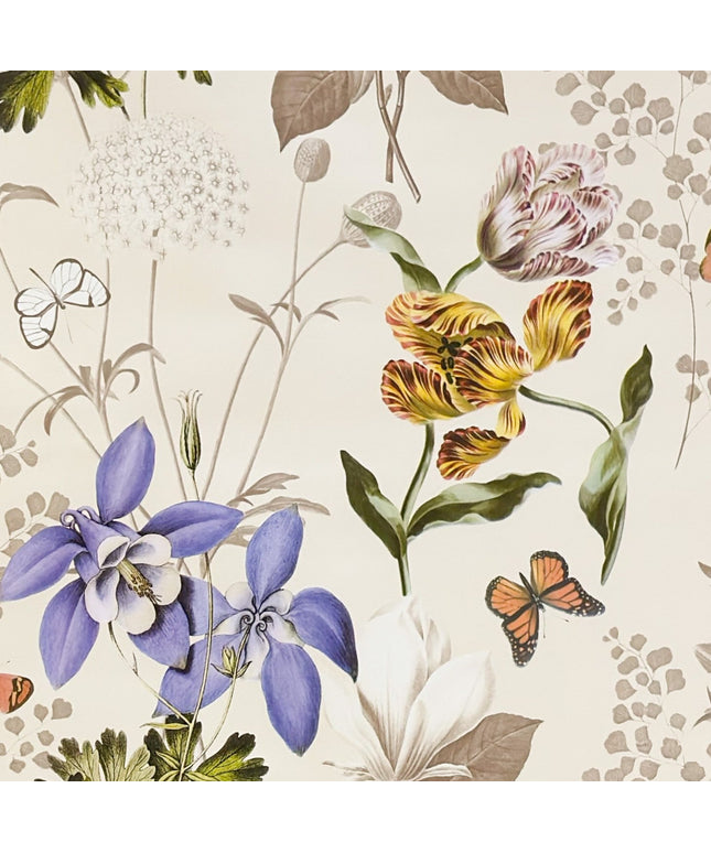 Elegante Wachstuch-Tischdecke mit stilisierten Blüten in Blau, Gelb und Rosa, feinen Blättern und Schmetterlingen auf hellem Hintergrund, ruhiges und harmonisches Naturdesign für dezente Tischdekoration