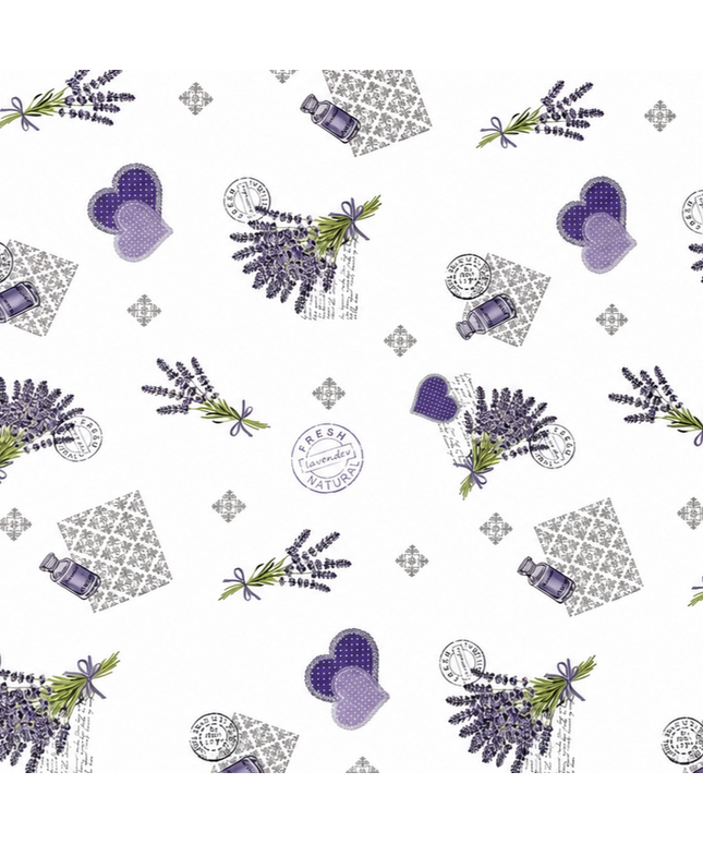 Wachstuch-Tischdecke mit romantischem Lavendel-Motiv auf weißem Hintergrund. Das Design zeigt Lavendelsträuße, lilafarbene Herzen, kleine Lavendelöl-Fläschchen, florale Ornamente und dekorative Vintage-Schriftzüge. Die wasserabweisende Tischdecke fällt gleichmäßig über die Kanten eines rechteckigen Tisches und ist vor weißem Hintergrund freigestellt dargestellt.