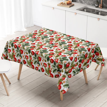 Wachstuch-Tischdecke mit dichtem Erdbeermuster auf hellem Hintergrund. Leuchtend rote Erdbeeren, grüne Blätter und zarte rosa-weiße Blüten sorgen für ein frisches, sommerliches und verspieltes Design.