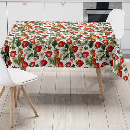 Wachstuch-Tischdecke mit dichtem Erdbeermuster auf hellem Hintergrund. Leuchtend rote Erdbeeren, grüne Blätter und zarte rosa-weiße Blüten sorgen für ein frisches, sommerliches und verspieltes Design.